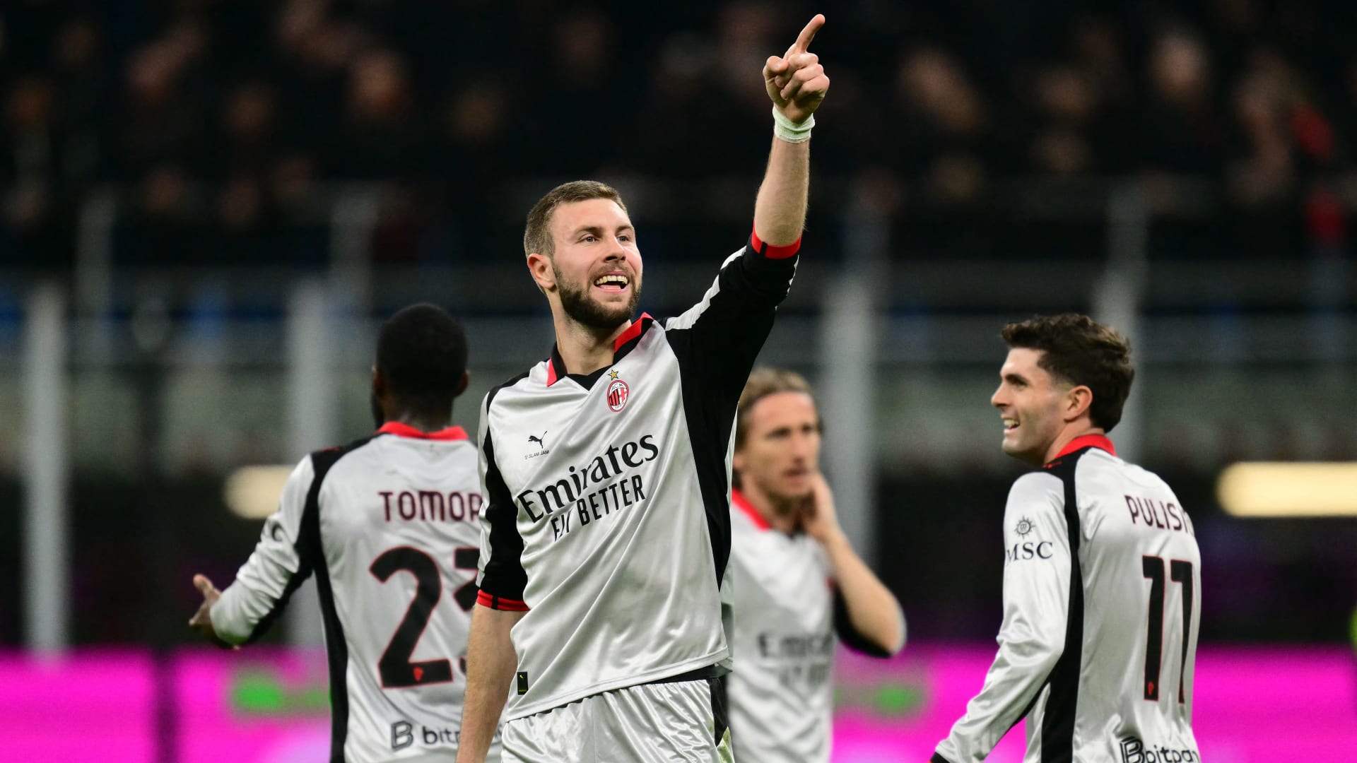 بهذه الطريقة.. لاعب صربي يسجل واحدًا من أروع أهداف الدوري الإيطالي