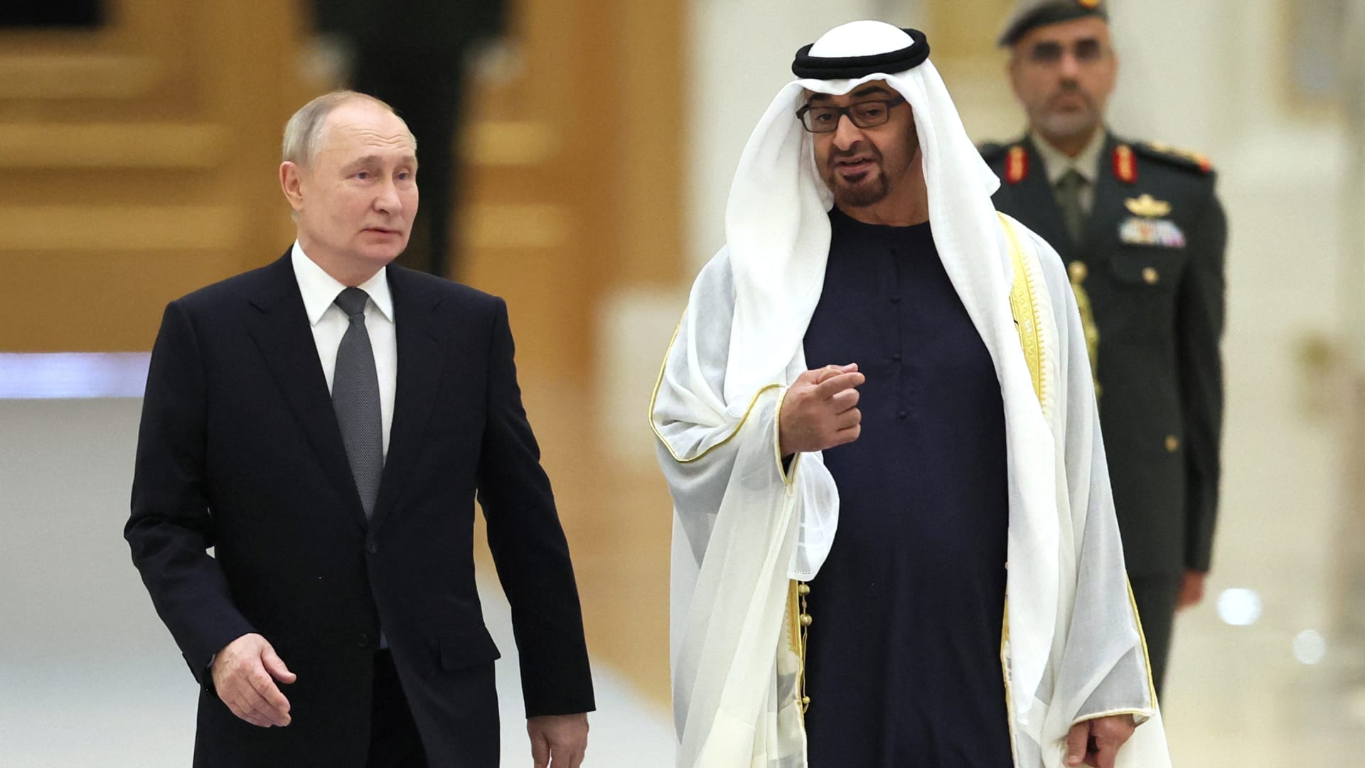 الكرملين: بوتين يشكر محمد بن زايد خلال اتصال هاتفي لهذا السبب