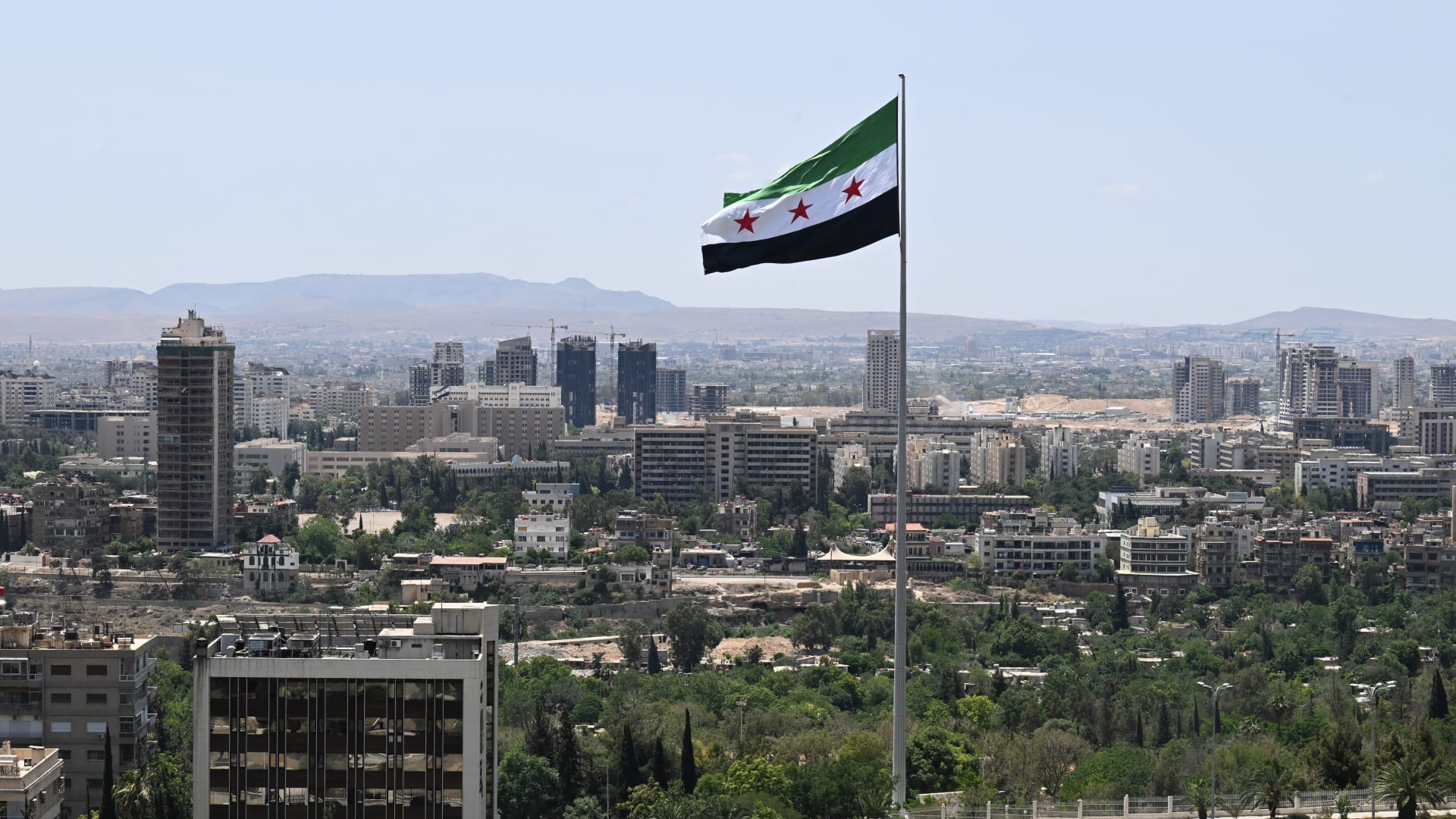 سوريا الخارجية ترد على تقارير إنشاء قاعدة عسكرية أمريكية في دمشق