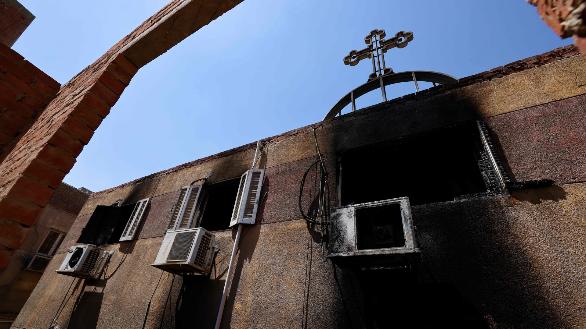 متحدث الكنيسة القبطية لـCNN: كاهن كنيسة إمبابة ضمن ضحايا الحريق.. ولا شبهة جنائية للحادث