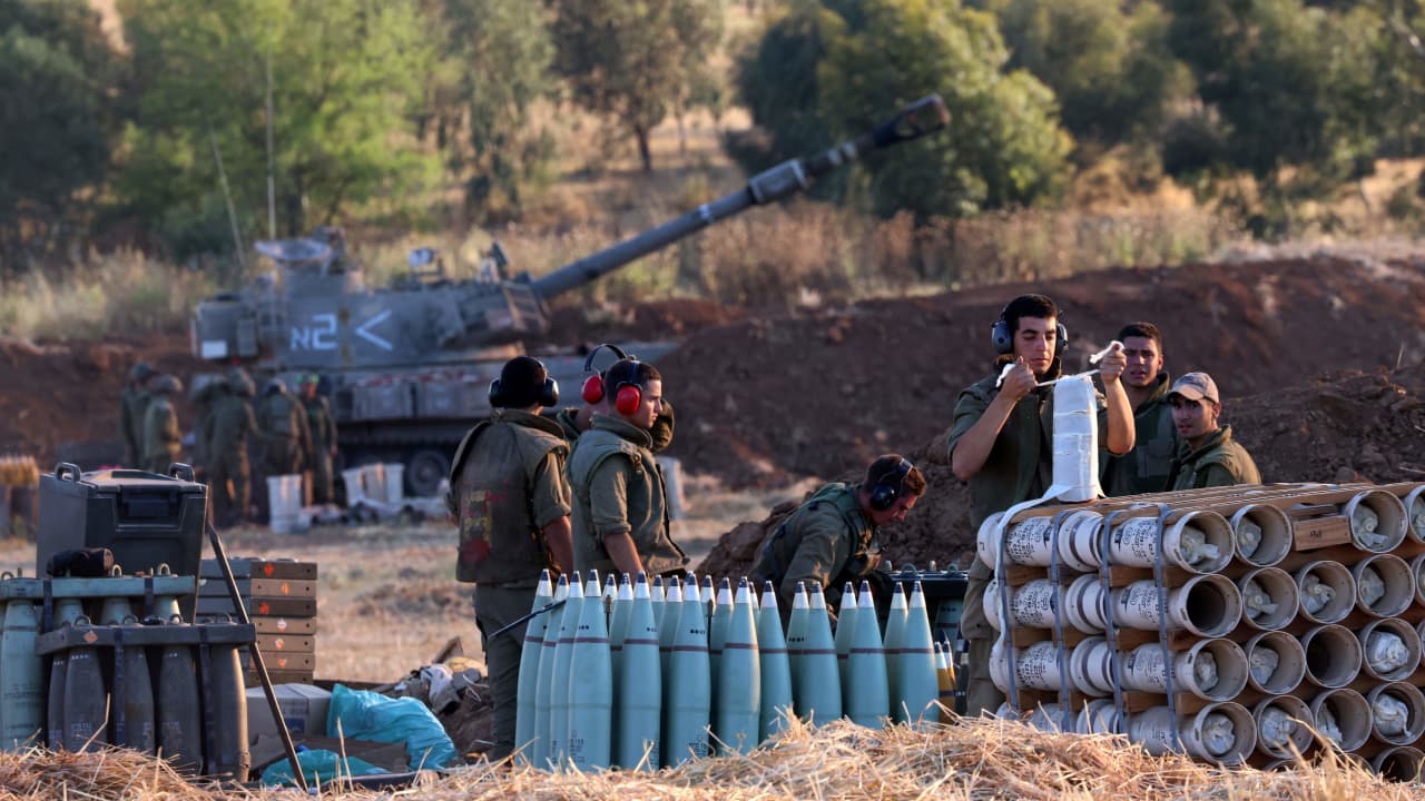 إسرائيل تحشد قواتها على حدود غزة.. هل تتوغل برياً؟
