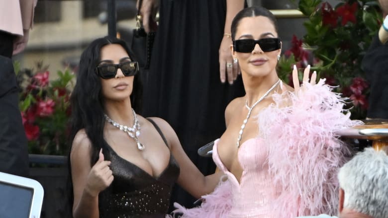 زفاف بيزوس وسانشيز.. شخصيات بلقطات باذخة سرقت الأضواء بأزيائها