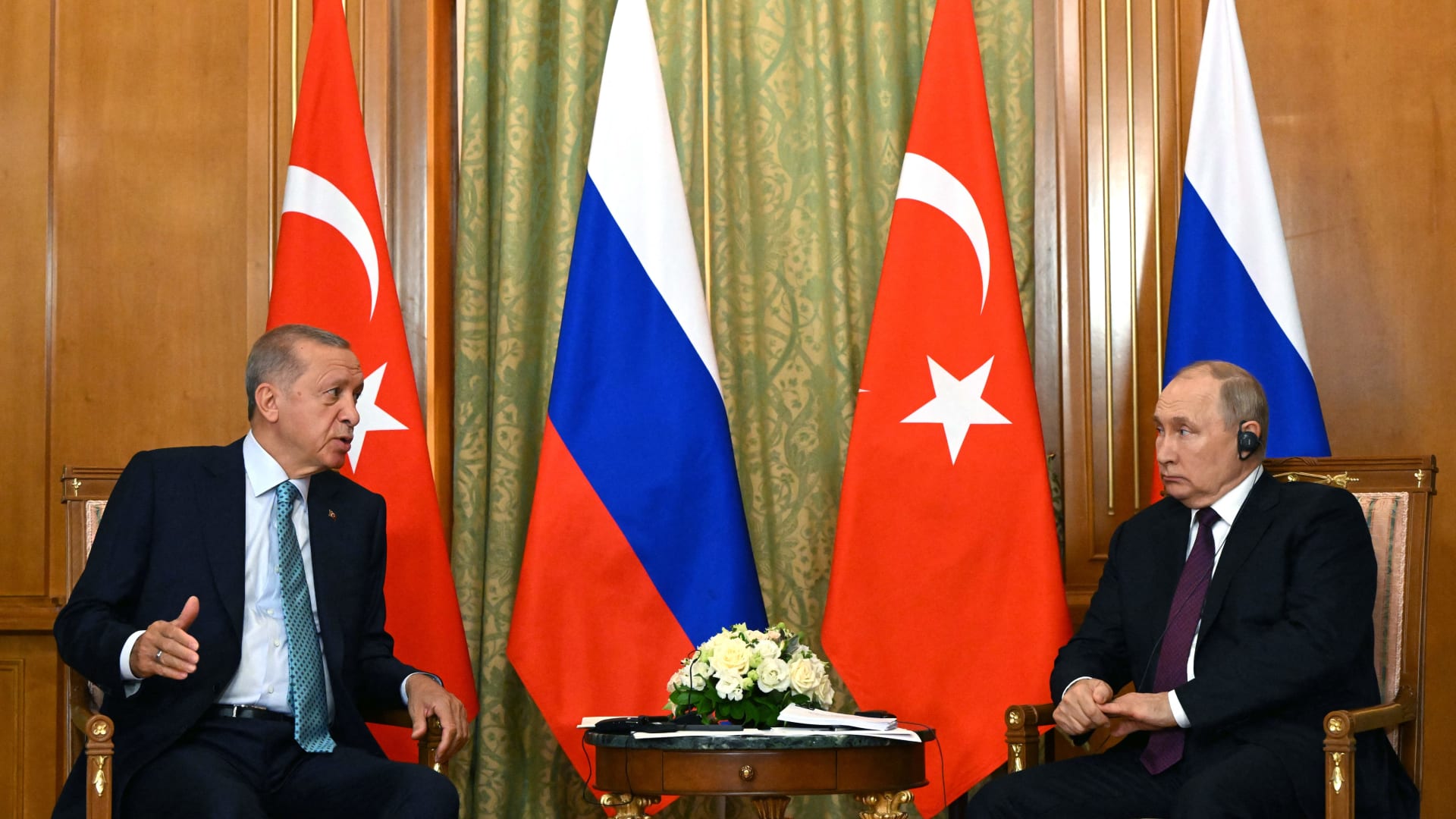 الوسيط والمفاوض.. كيف لعب أردوغان دوره مع كلا الجانبين في حرب روسيا وأوكرانيا؟