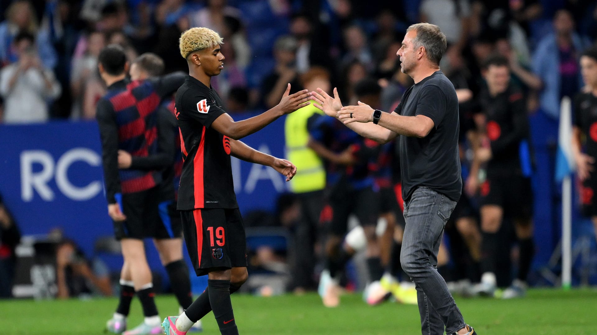 لا يهتمون باللاعبين فليك ينتقد تعامل منتخب إسبانيا مع لامين يامال