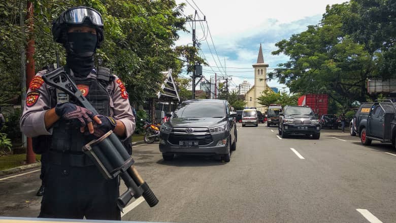 إصابات في انفجار خارج كنيسة كاثوليكية في إندونيسيا