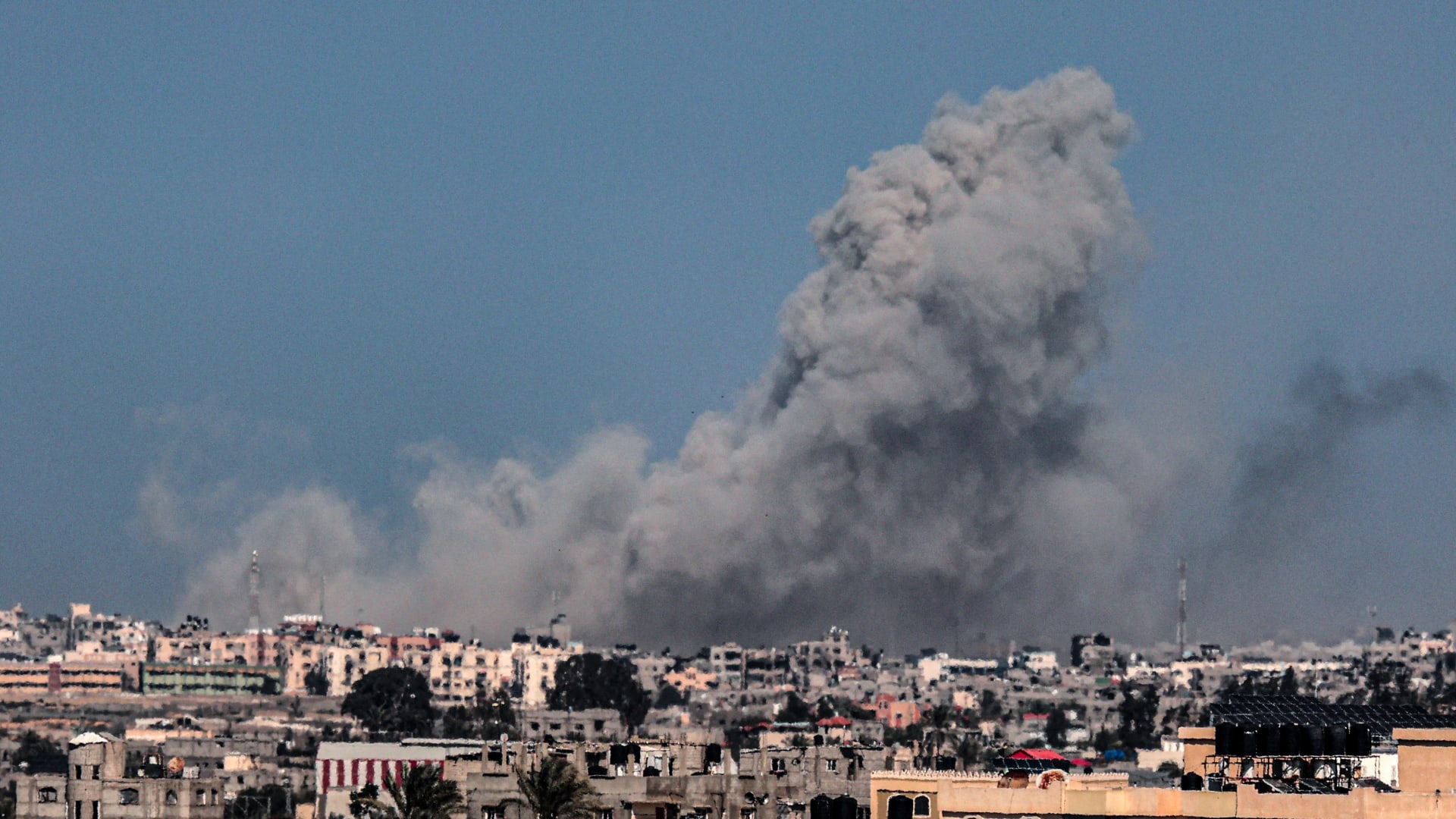 خبراء الأمم المتحدة يدعون لفرض حظر فوري على الأسلحة إلى إسرائيل