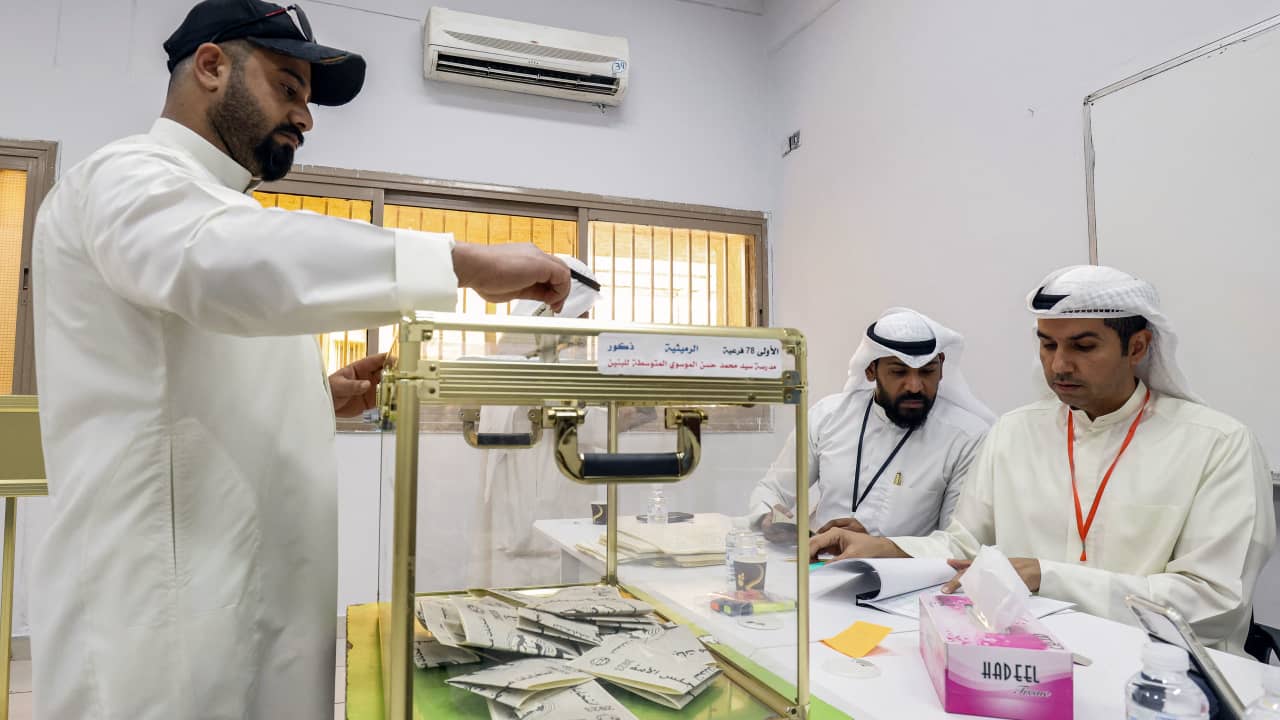 حكومة الكويت توضح صحة سعيها لتعديل قانون الانتخاب بما يحرم شريحة من المواطنين من المشاركة والترشح