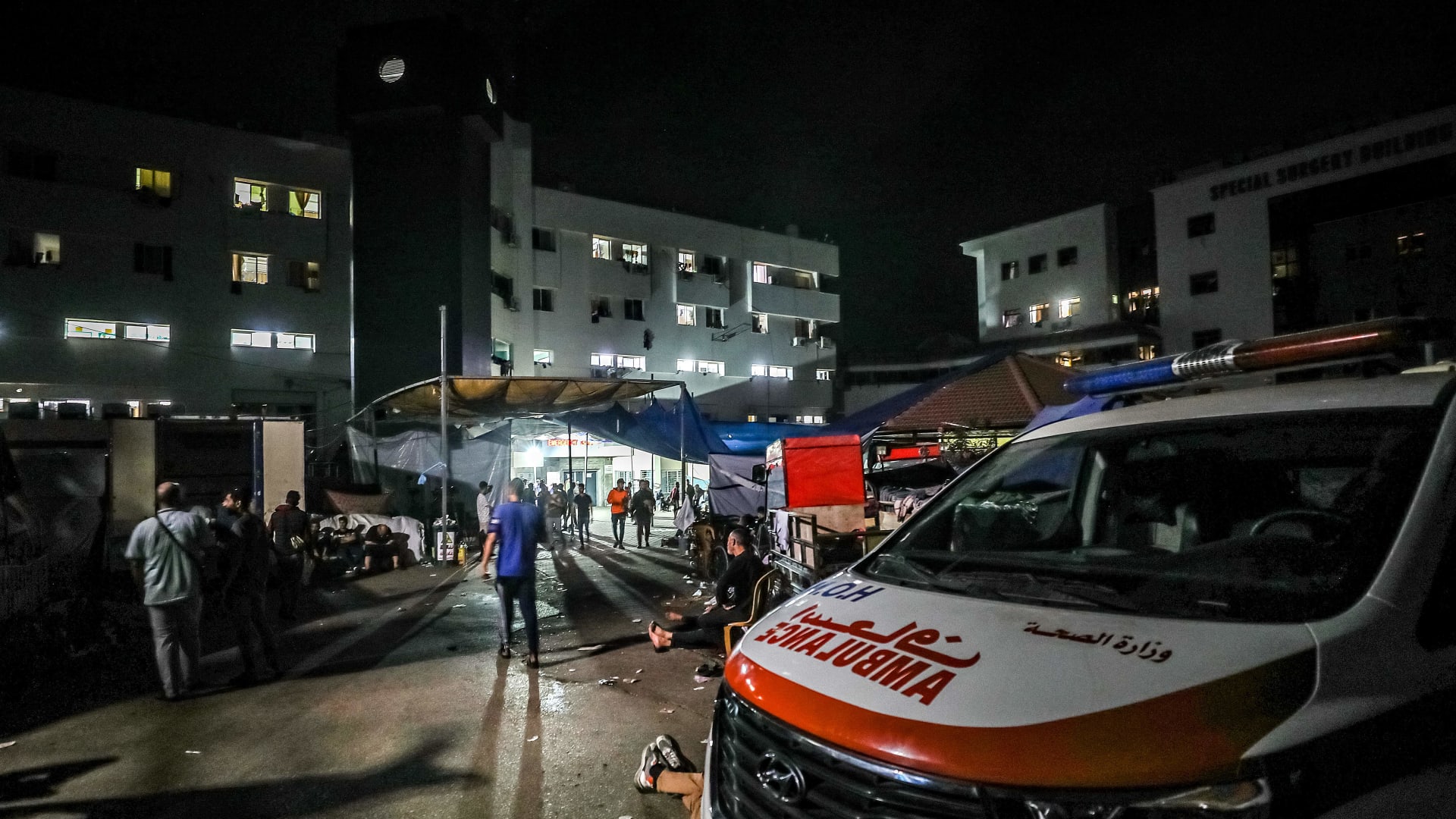 مع تصعيد إسرائيل غاراتها.. مستشفيات غزة تواجه وضعًا كارثيًا