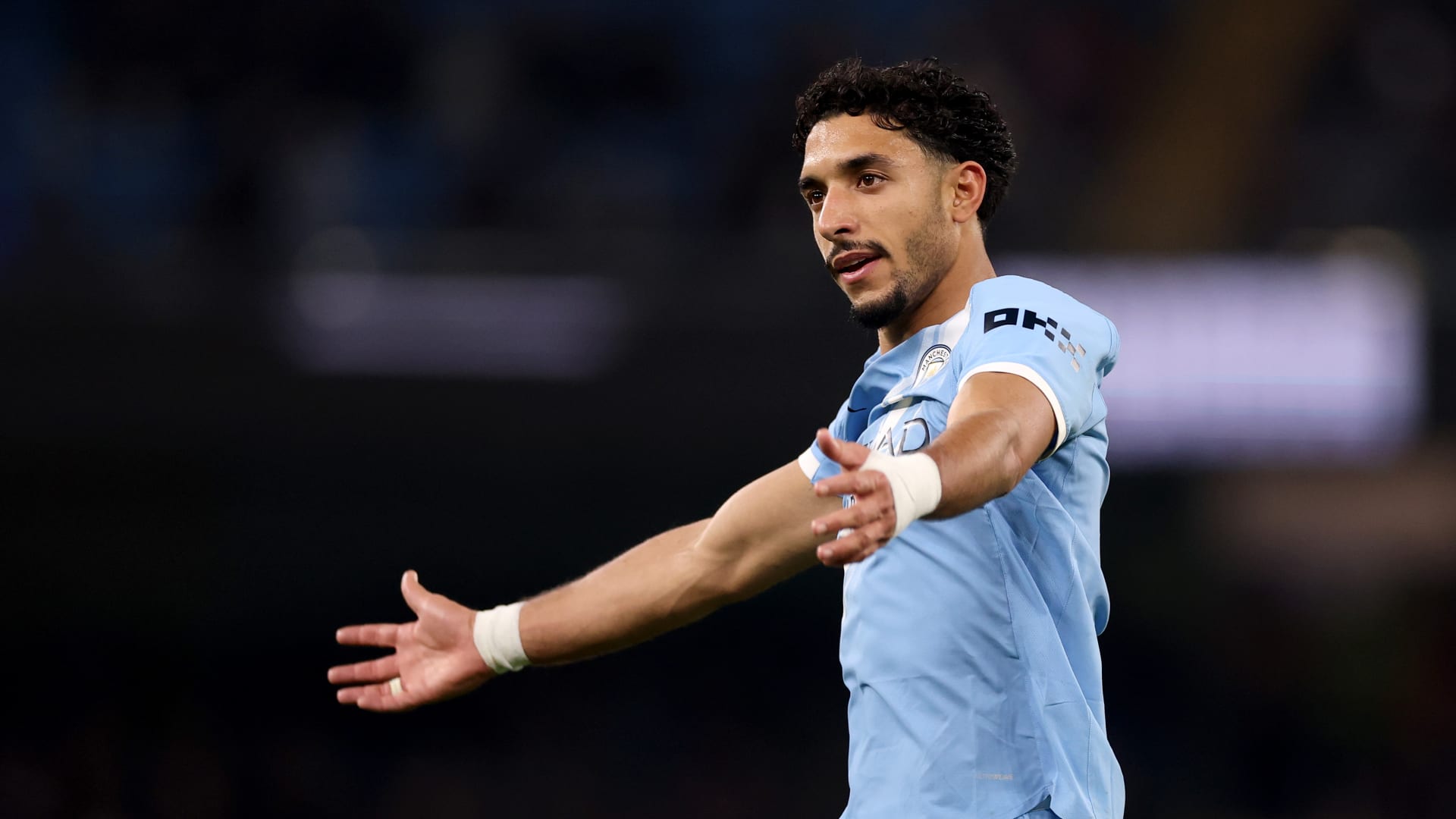 مرموش يتلقى رسالة من اتحاد الكرة المصري بعد فوزه بأول ألقابه مع مانشستر سيتي