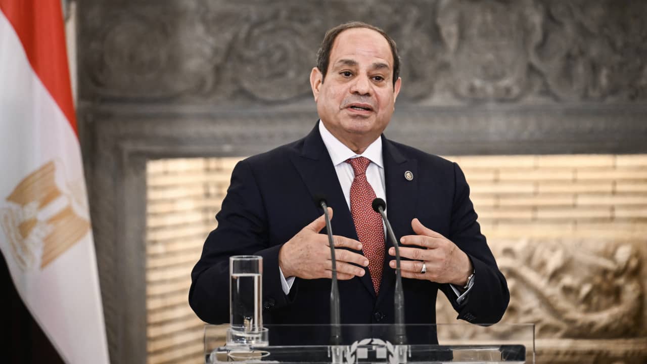 كيف هنأ السيسي بيراميدز بعد فوزه بلقب دوري أبطال إفريقيا؟