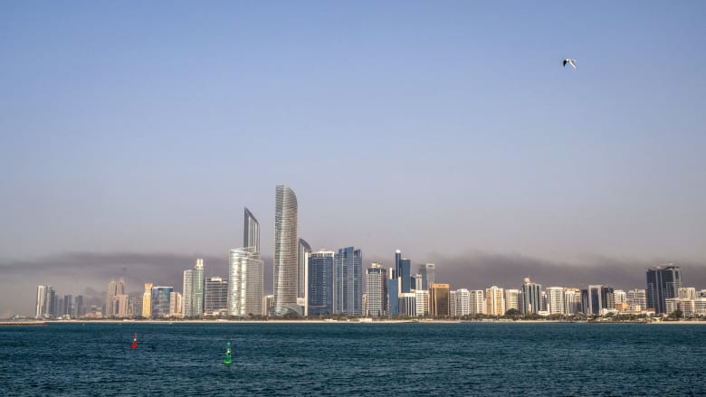 الإمارات.. مقتل مصري وإصابة 2 آخرين بسقوط شظايا اعتراض هجوم إيراني 