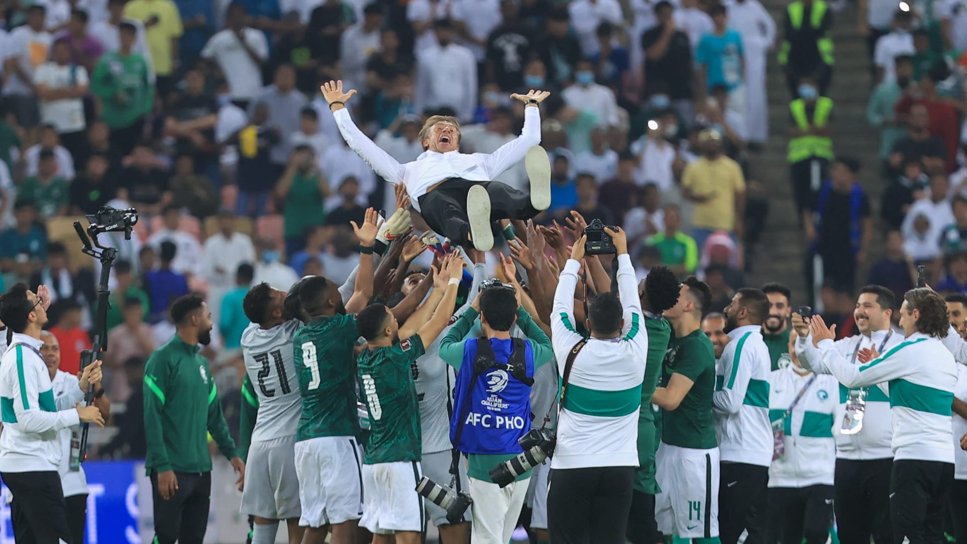 صورة أرشيفية من احتفالات المنتخب السعودي في 24 مارس 2022 بالتأهل لكأس العالم 