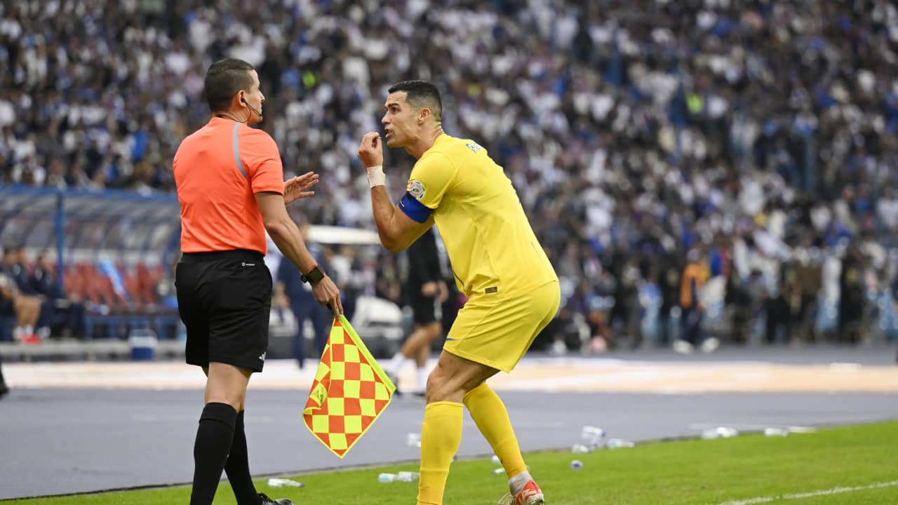 هكذا كان رد فعل كريستيانو رونالدو على قرارات حكم مباراة النصر والهلال