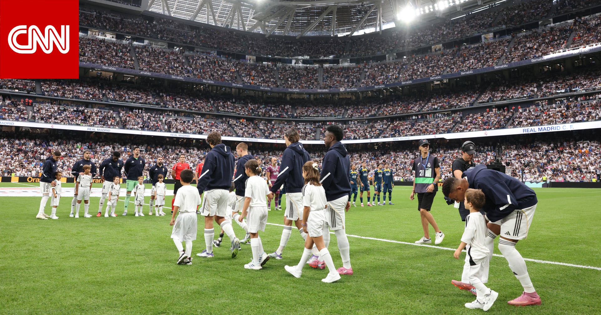 لفتة إنسانية.. لاعبو ريال مدريد يكرمون شابًا مغربيًا فقد عائلته في زلزال