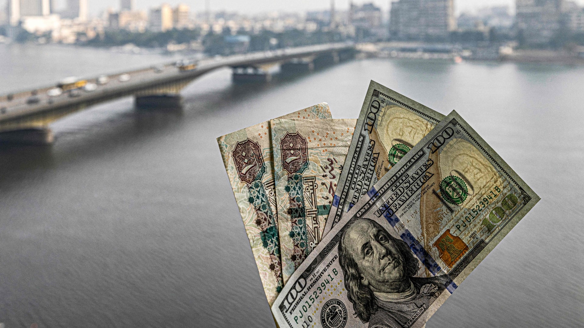 مصر: تراجع مؤشر مديري المشتريات وسط ضغوط الاضطرابات الإقليمية.. ما تعليق الخبراء؟