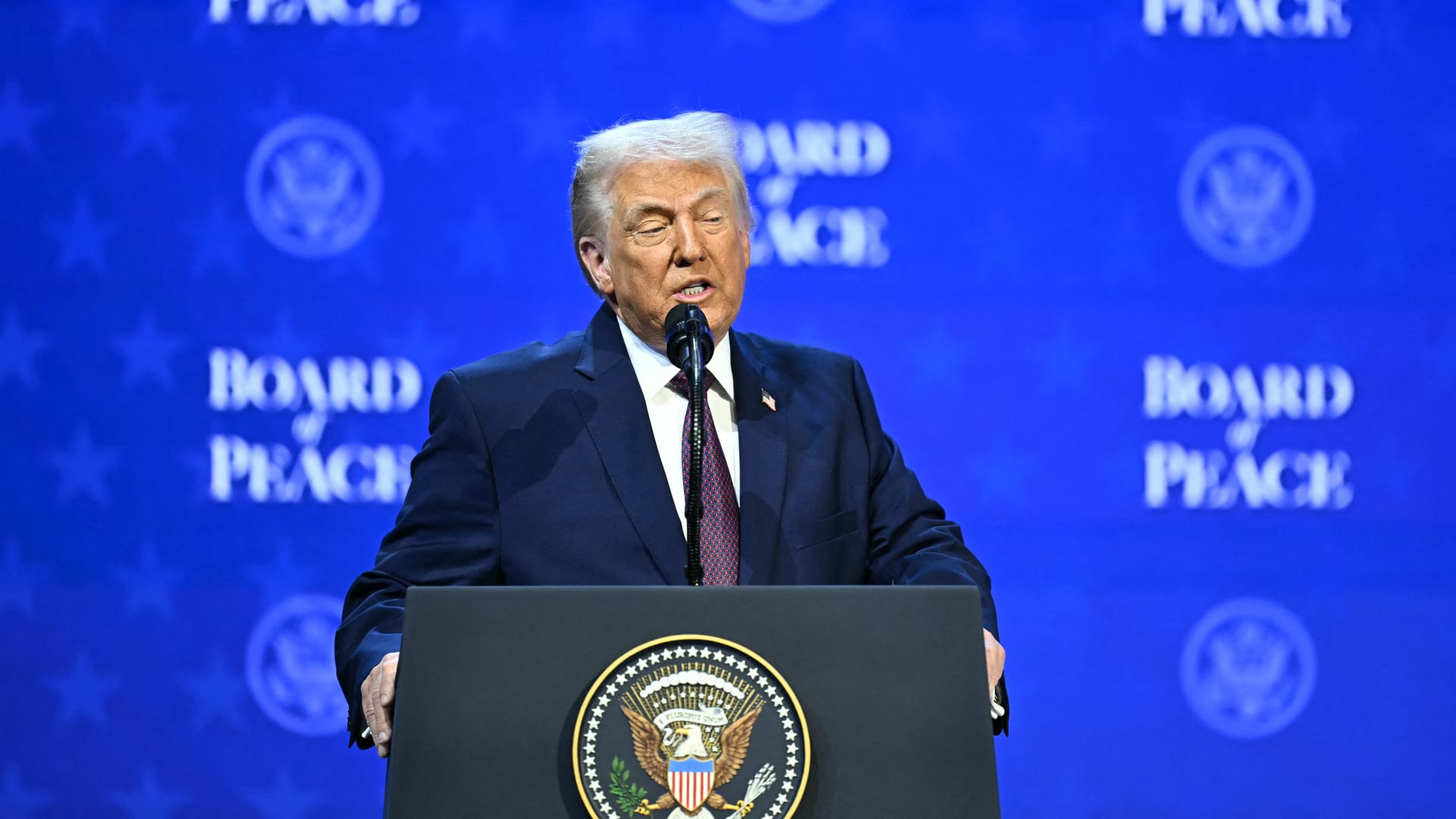 وسط تعهدات بالمليارات ومقاطعة من حلفاء أمريكا.. مصادر تكشف لـCNN ما سيحدث في الاجتماع الافتتاحي لـ"مجلس السلام" في غزة