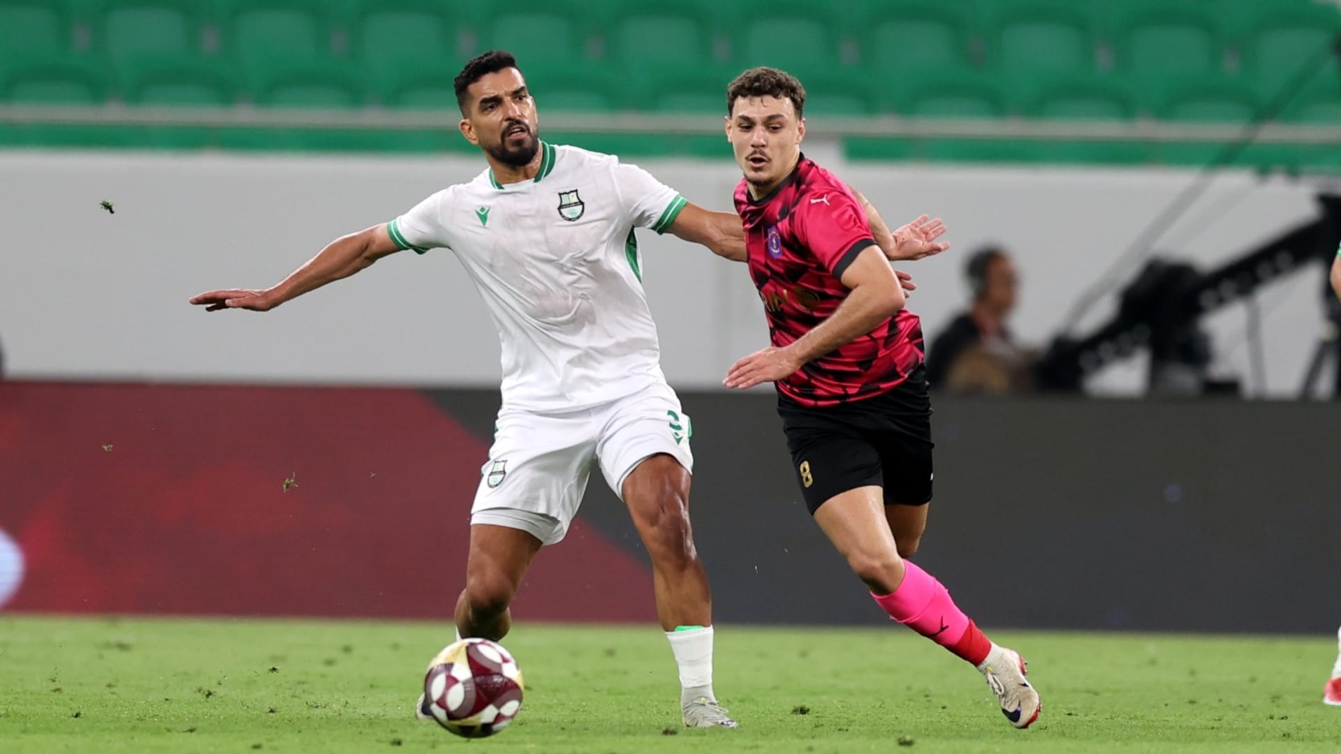 تأجيل مباريات كرة القدم في قطر والكويت ولبنان بسبب الظروف الراهنة