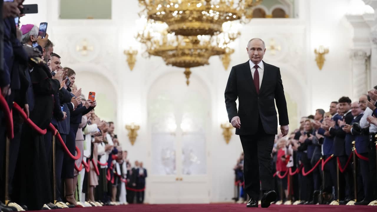 بوتين يحلف اليمين لولاية خامسة في حكم روسيا: لا نرفض الحوار مع دول الغرب والخيار لهم