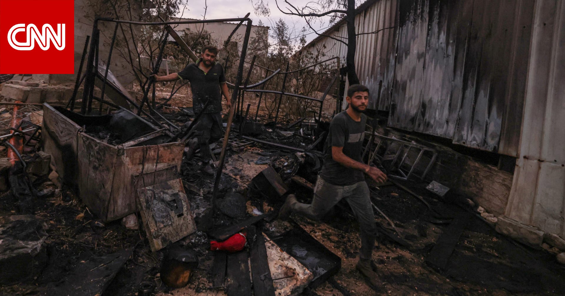 مستوطنون إسرائيليون يشعلون حريقا في بلدة بالضفة الغربية مع تصاعد الهجمات ضد الفلسطينيين