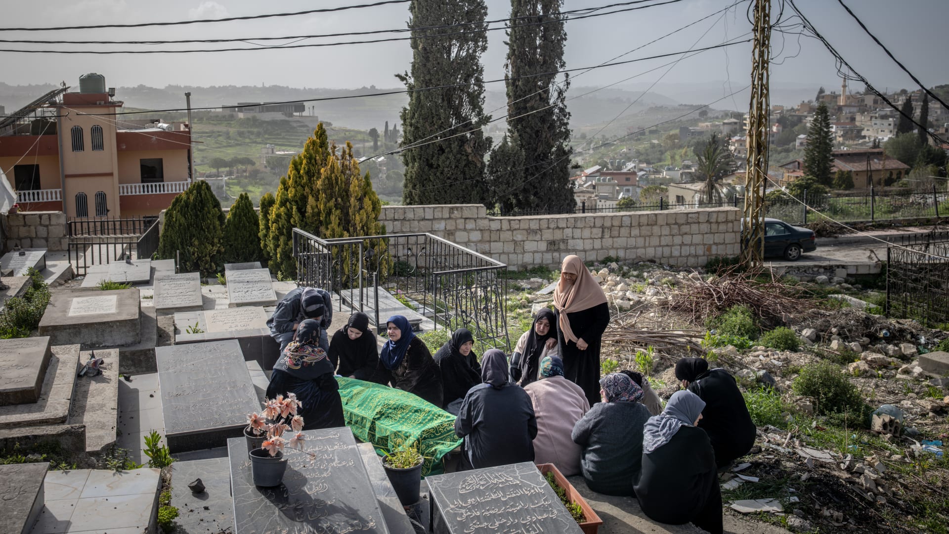 لبنان.. آلاف الضحايا ومليون نازح تحت وطأة التصعيد العسكري