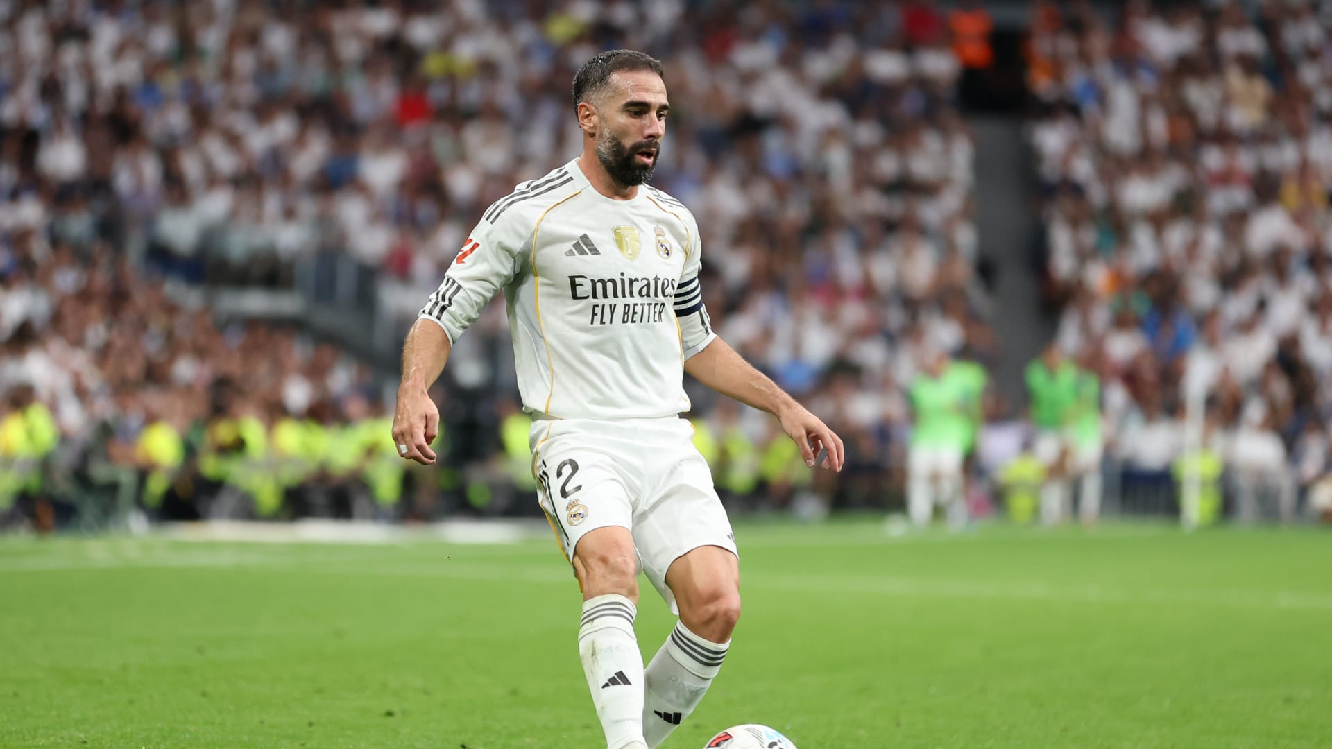 كارفخال يتعرض لإصابة جديدة مع ريال مدريد.. كم سيغيب عن الملاعب؟