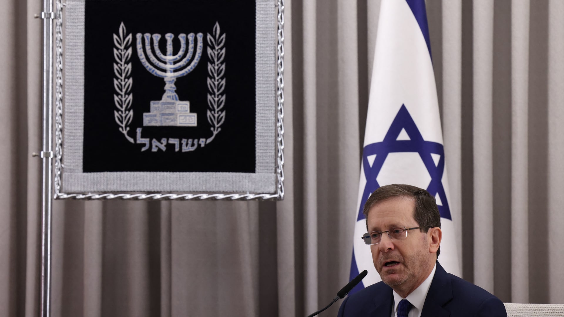 رئيس إسرائيل عن أزمة "إصلاح القضاء": بلادنا على شفا حرب أهلية
