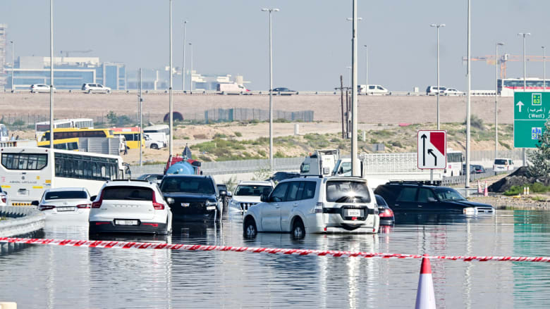 فيضانات دبي الجمعة.. كيف يبدو الأمر بعد 3 أيام على الأمطار القياسية؟