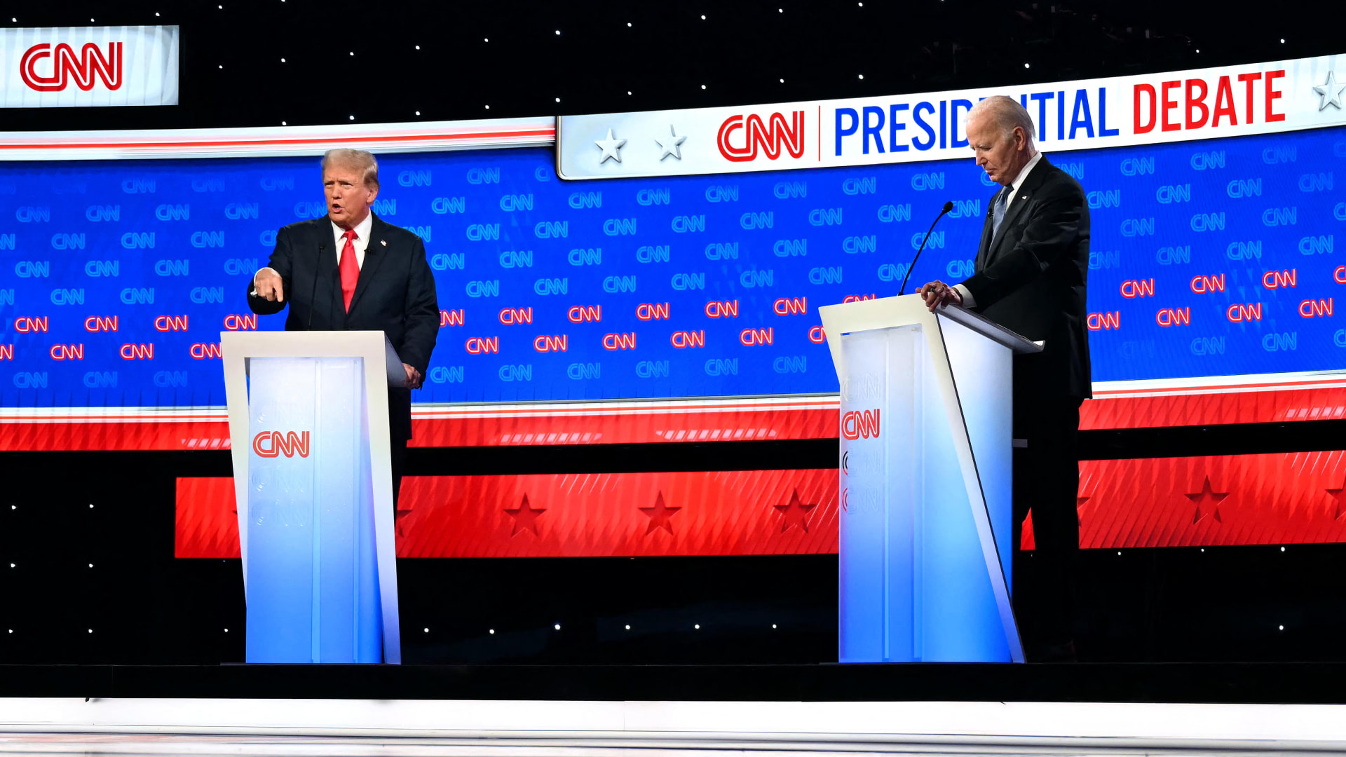 شاهد كيف تراشق ترامب وبايدن خلال المناظرة الرئاسية التي بثتها CNN