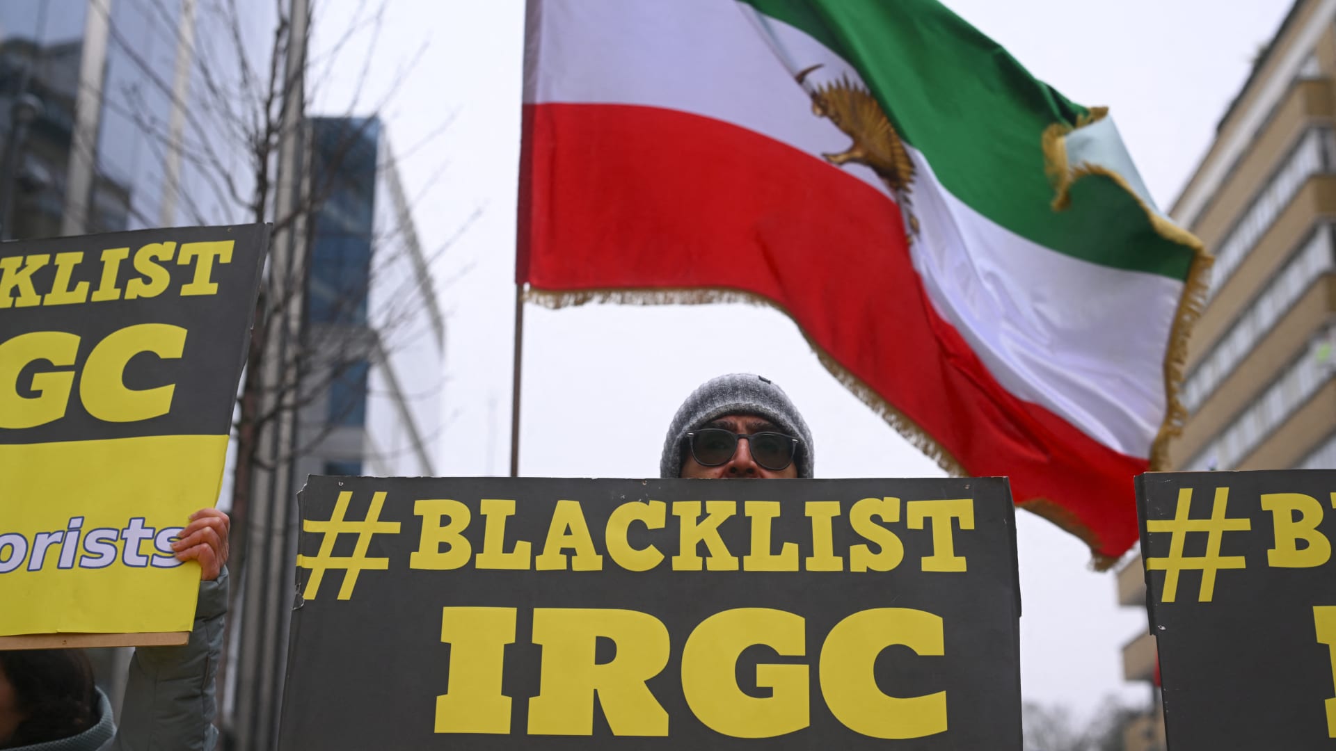 "العواقب وخيمة".. إيران تحذر الاتحاد الأوروبي بعد تصنيف "الحرس الثوري" كمنظمة "إرهابية"