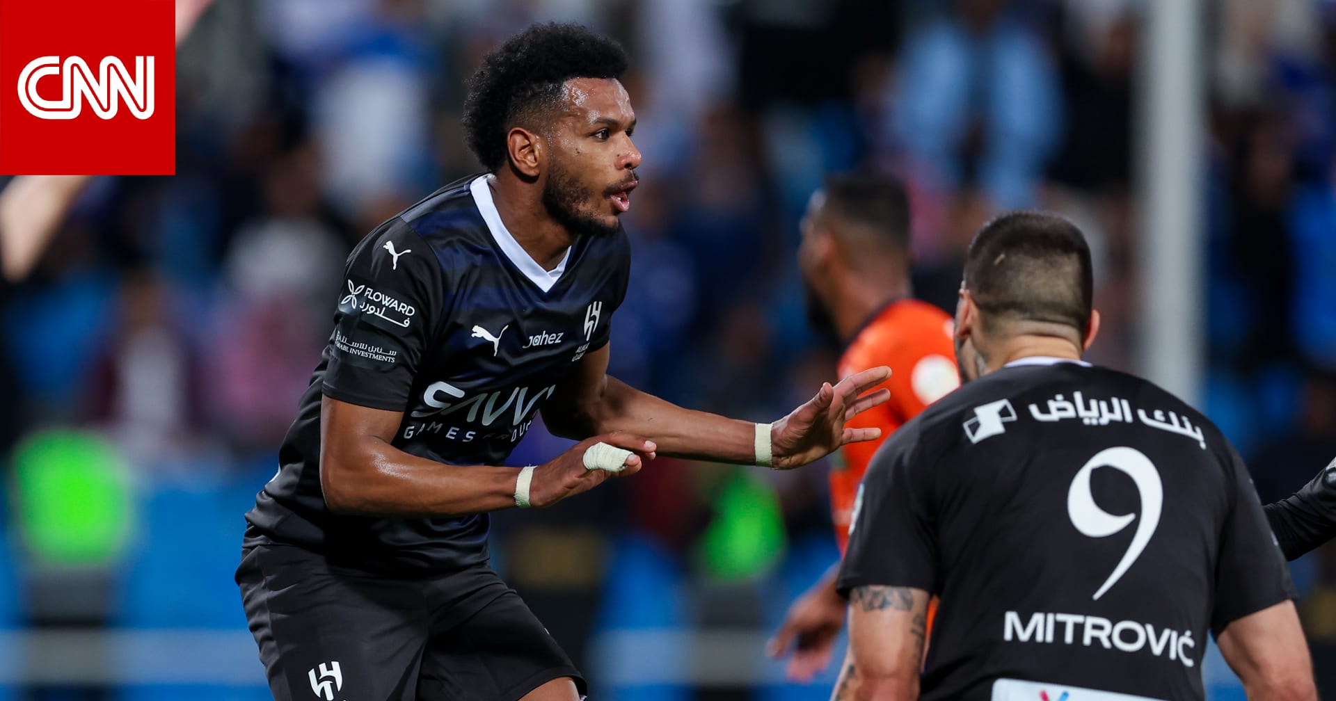 بعد انتقادهم له.. هذا ما حدث بين علي البليهي وجماهير الهلال خلال مباراة ضمك
