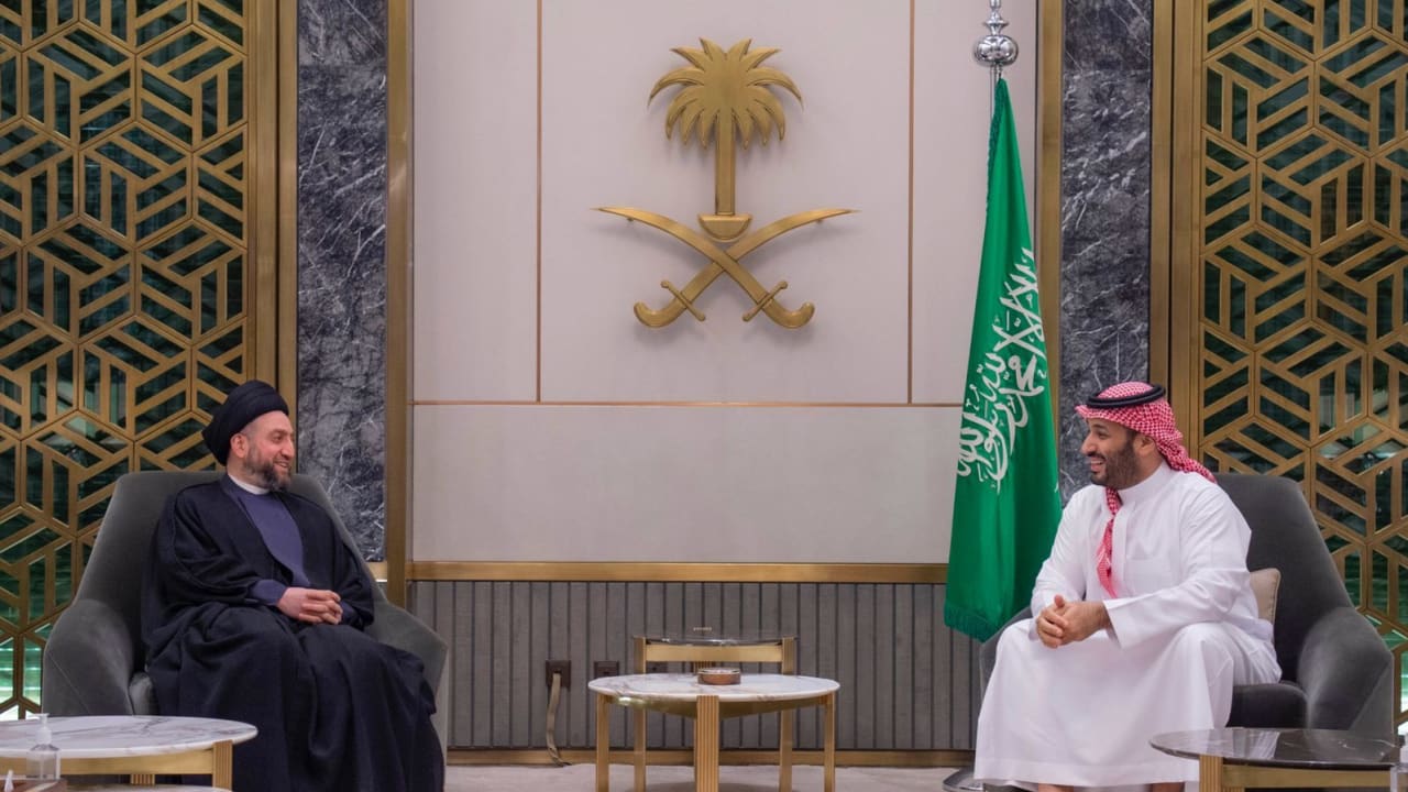 جانب من لقاء  ولي العهد السعودي الأمير محمد بن سلمان و زعيم "تيار الحكمة" في العراق عمار الحكيم