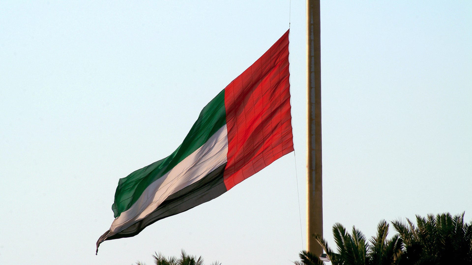 الإمارات تحظر سفر مواطنيها إلى إيران ولبنان والعراق