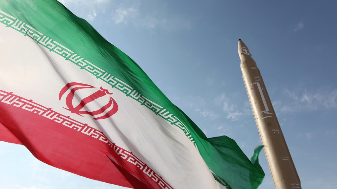 مشاهد لـ"تجربة نووية وسلاح مجهول في إيران".. ما حقيقة الفيديو؟