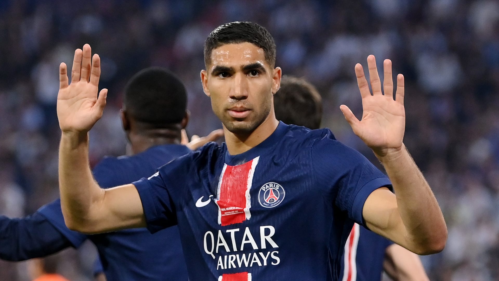 خطف الأنظار.. إليك أبرز اللقطات لأشرف حكيمي من نهائي دوري أبطال أوروبا