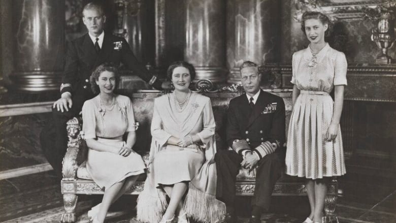  صورة لأفراد العائلة المدفونين بجانب الملكة إليزابيث الثانية