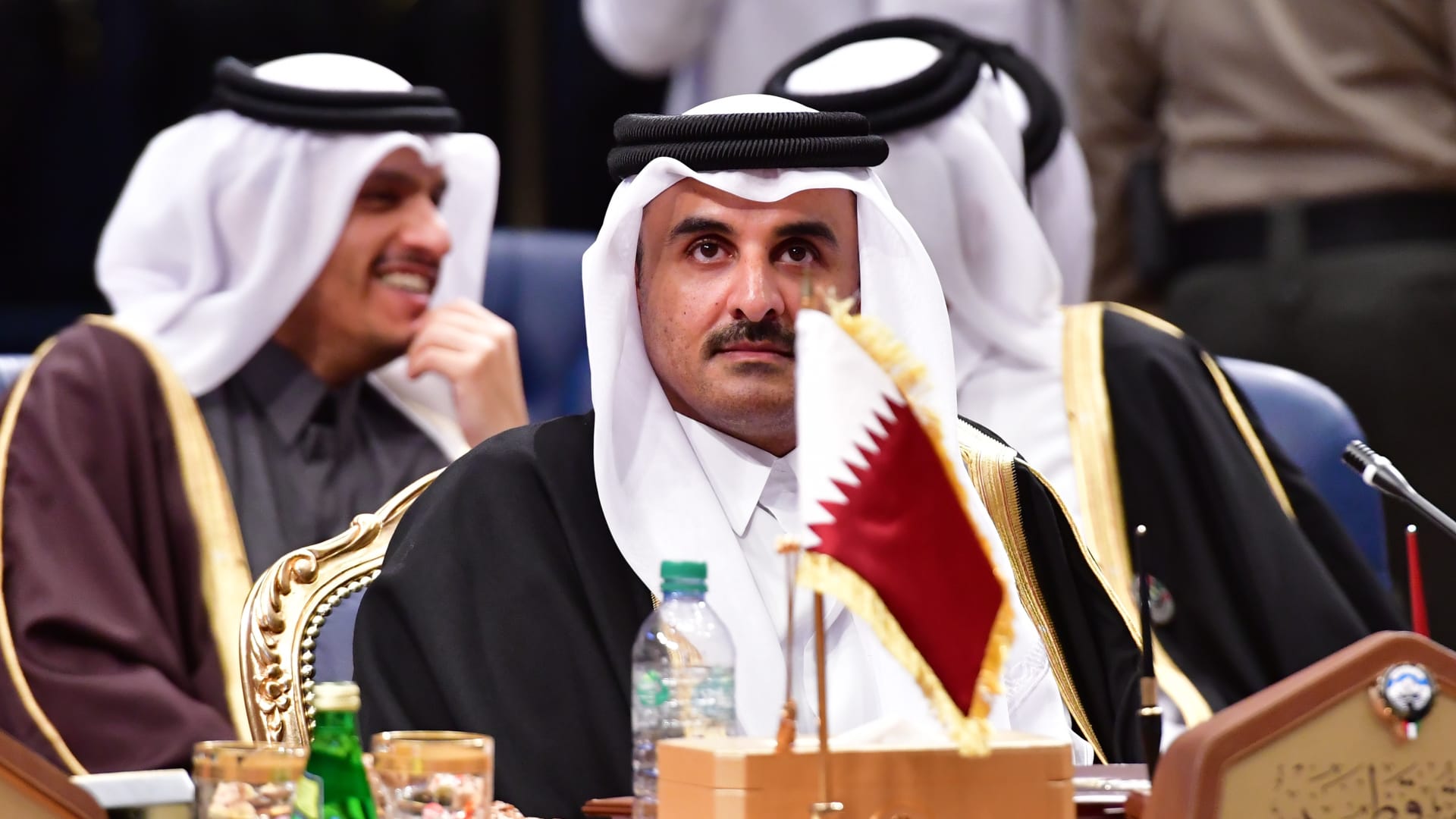 أمير قطر يجري تعديلا حكوميا يشمل 13 حقيبة وزارية