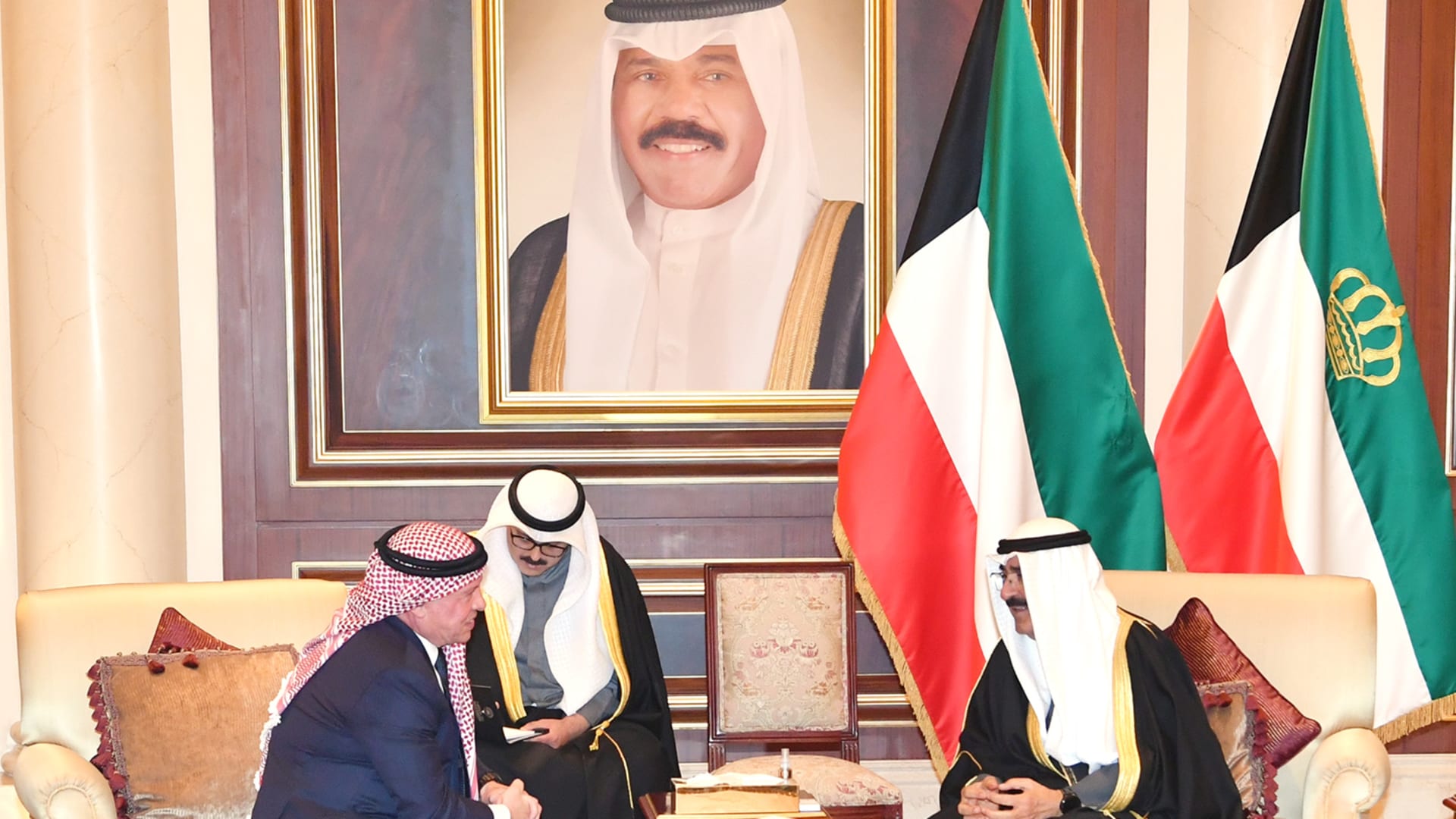 محمد بن سلمان والعاهل الأردني وأمير قطر أبرز المعزيين في وفاة أمير الكويت الراحل