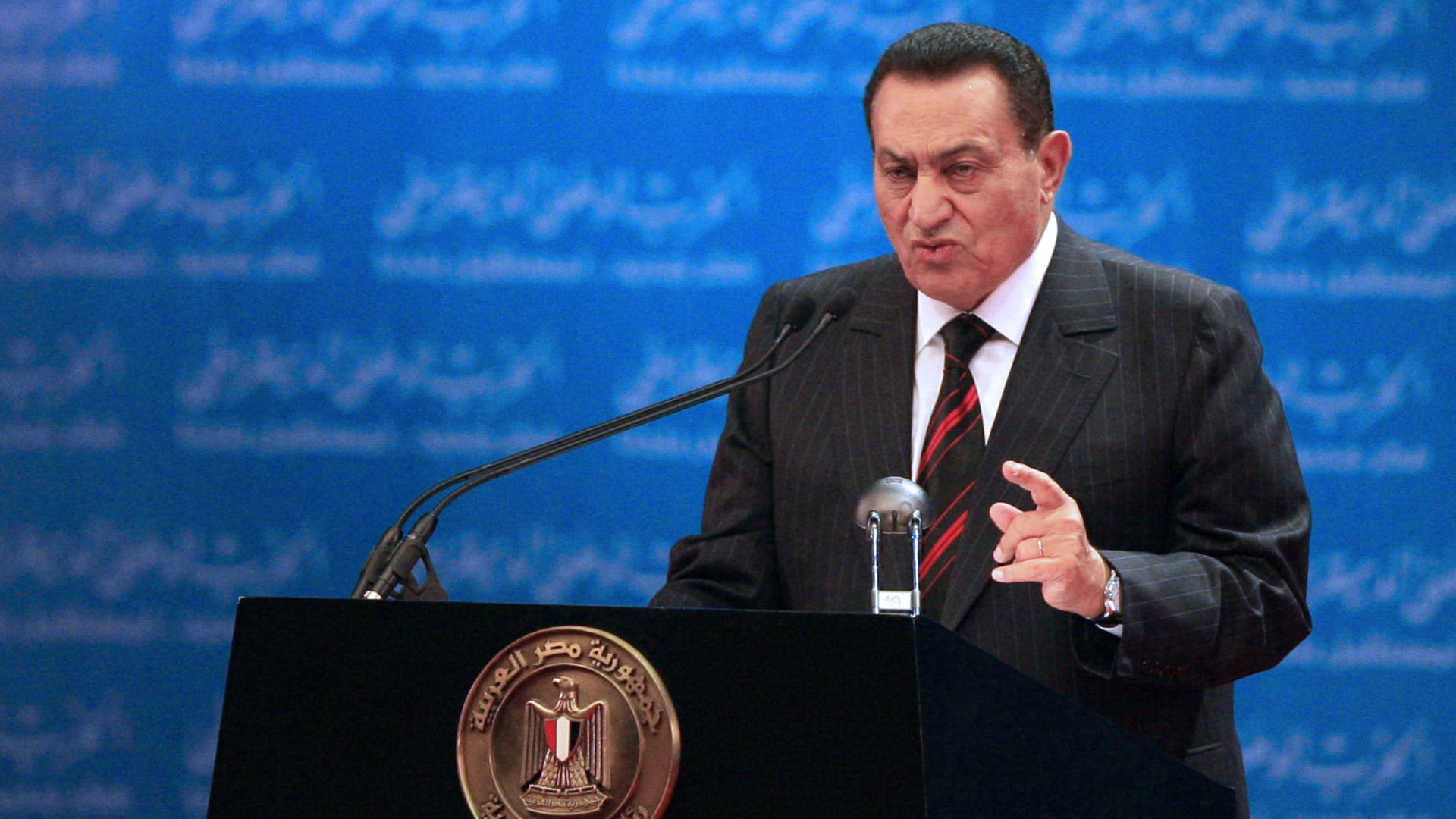 مصر.. علاء مبارك يعيد نشر انتقاد والده اللاذع لقوى عربية ودولة شقيقة حول القضية الفلسطينية