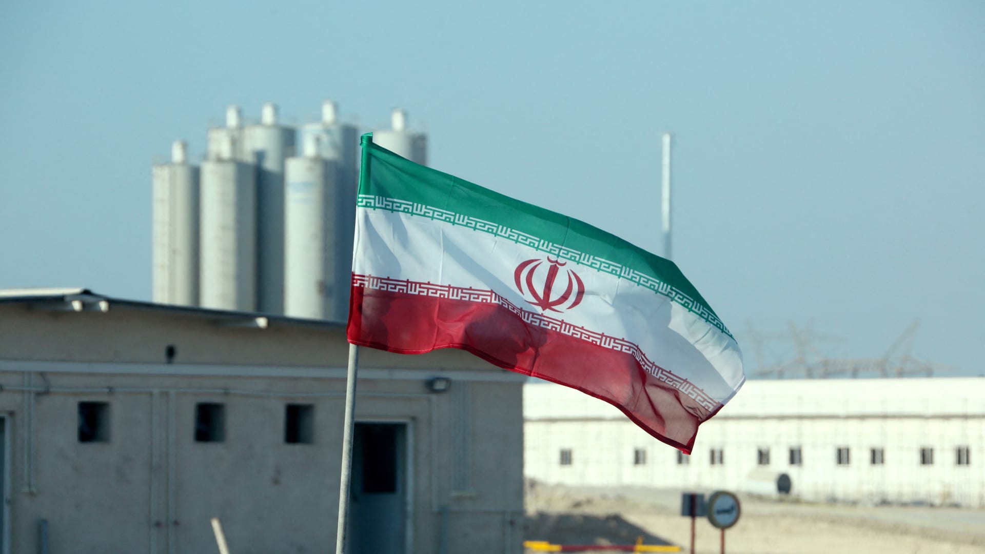 هل تسترضي إدارة بايدن السعودية بجانب إجراء صفقة نووية مع إيران؟ خبير يوضّح لـCNN