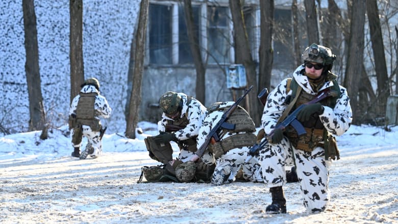 كيف ترى كييف احتمالات غزو روسيا لأراضيها؟.. وزير دفاع أوكرانيا يوضح لـCNN