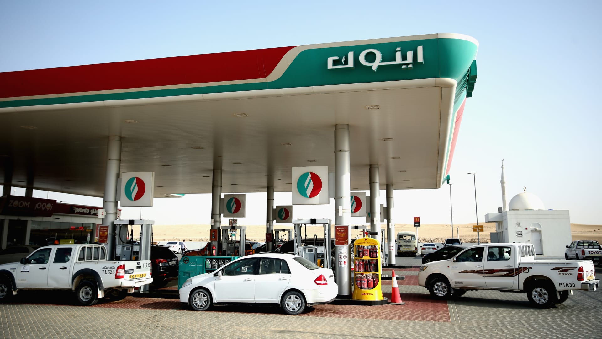 تم التقاط صورة لمحطة وقود إينوك في 6 سبتمبر 2015 في دبي ، الإمارات العربية المتحدة.