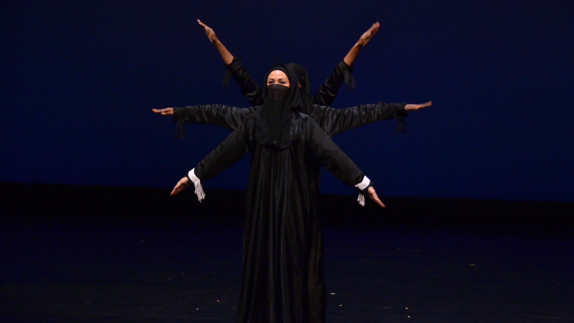 هل يجتمع النقاب والهيب هوب؟ راقصة أمريكية تخلق مساحة لتمكين النساء المسلمات