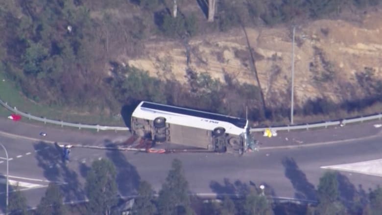 كانت الحافلة عائدة من حفل زفاف.. مقتل 10 أشخاص على الأقل في حادث مروري بأستراليا