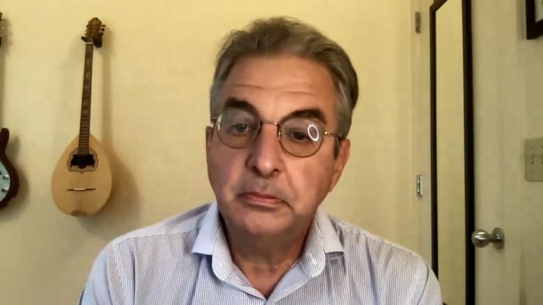 طبيب: لهذا السبب يجب تطعيم الأطفال ضد كورونا في المدارس