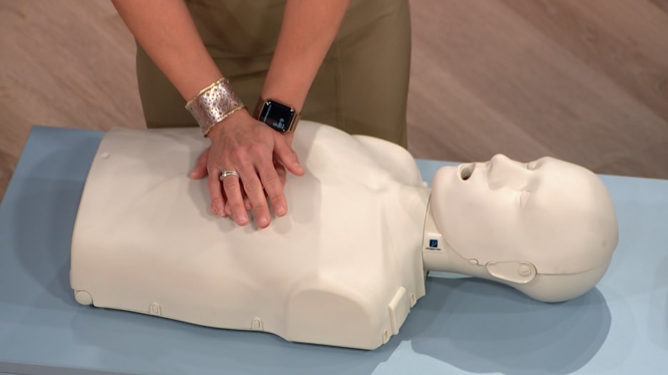 خطوات بسيطة قد تنقذ حياة.. كيف تجري الإنعاش القلبي الرئوي (CPR)