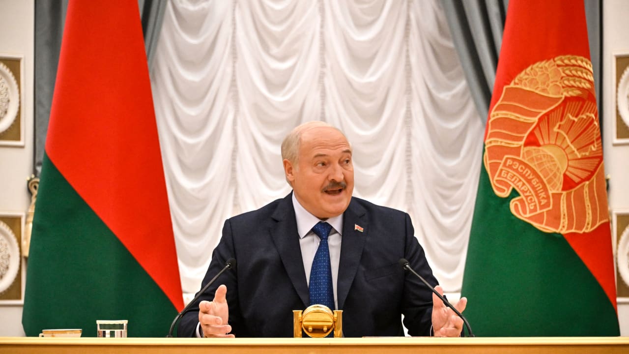بعد مقتله في تحطم طائرة.. رئيس بيلاروسيا: حذرت زعيم فاغنر من التهديدات على حياته