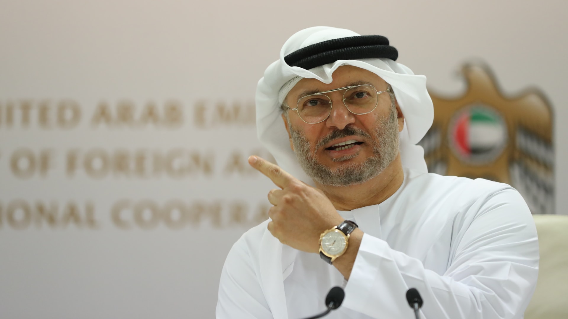  أنور قرقاش، المستشار الدبلوماسي لرئيس الإمارات