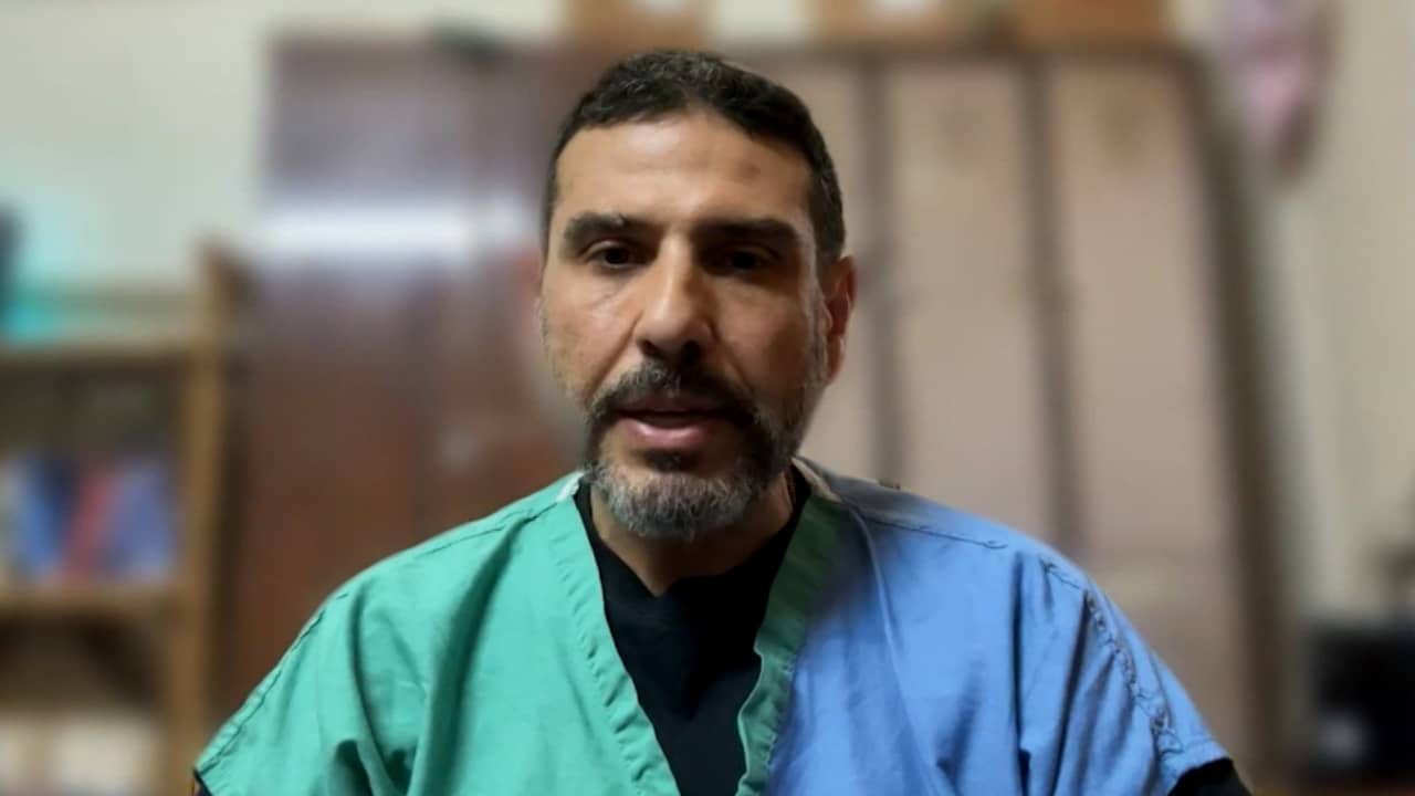 أجرى عملية لطفل فقد 3 من أطرافه.. هذا ما يعنيه أن تكون جراحًا في غزة