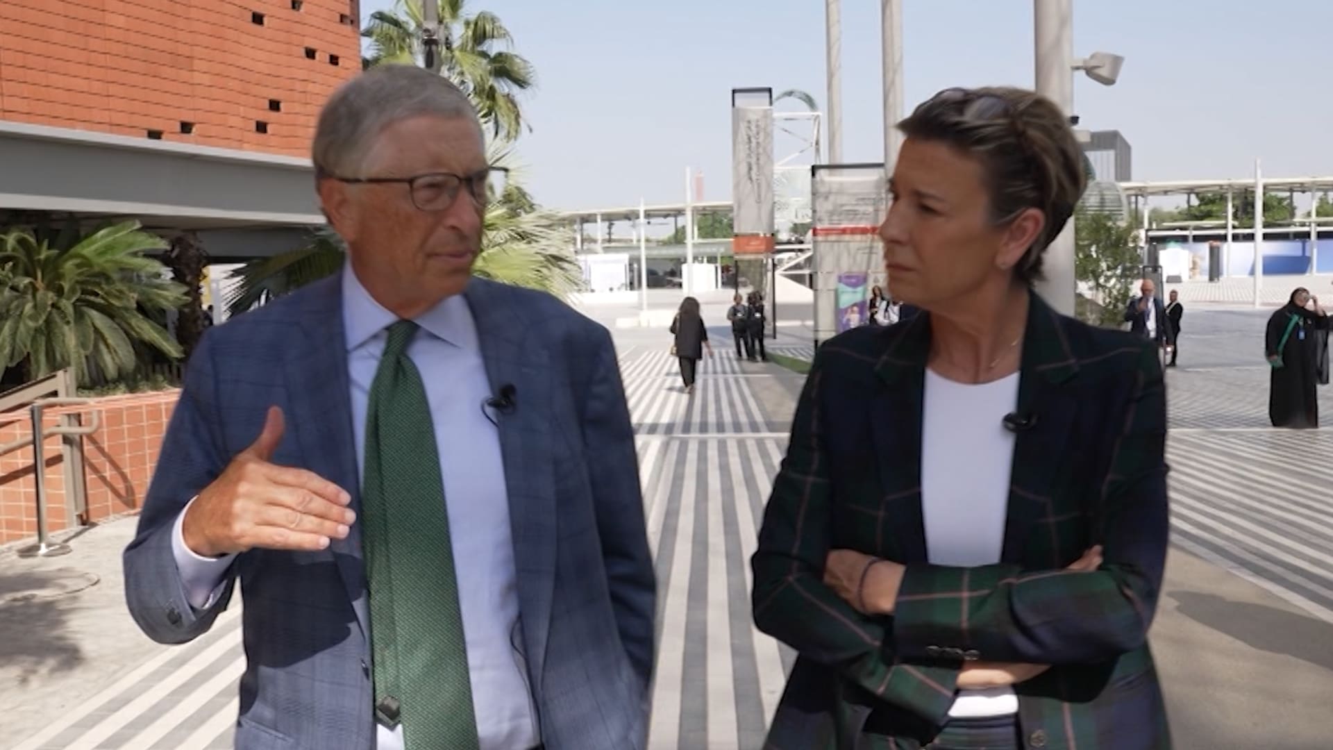 لماذا الابتكار بالزراعة وتحسين البذور مهم لأزمة المناخ؟ بيل غيتس يُوضح لـCNN