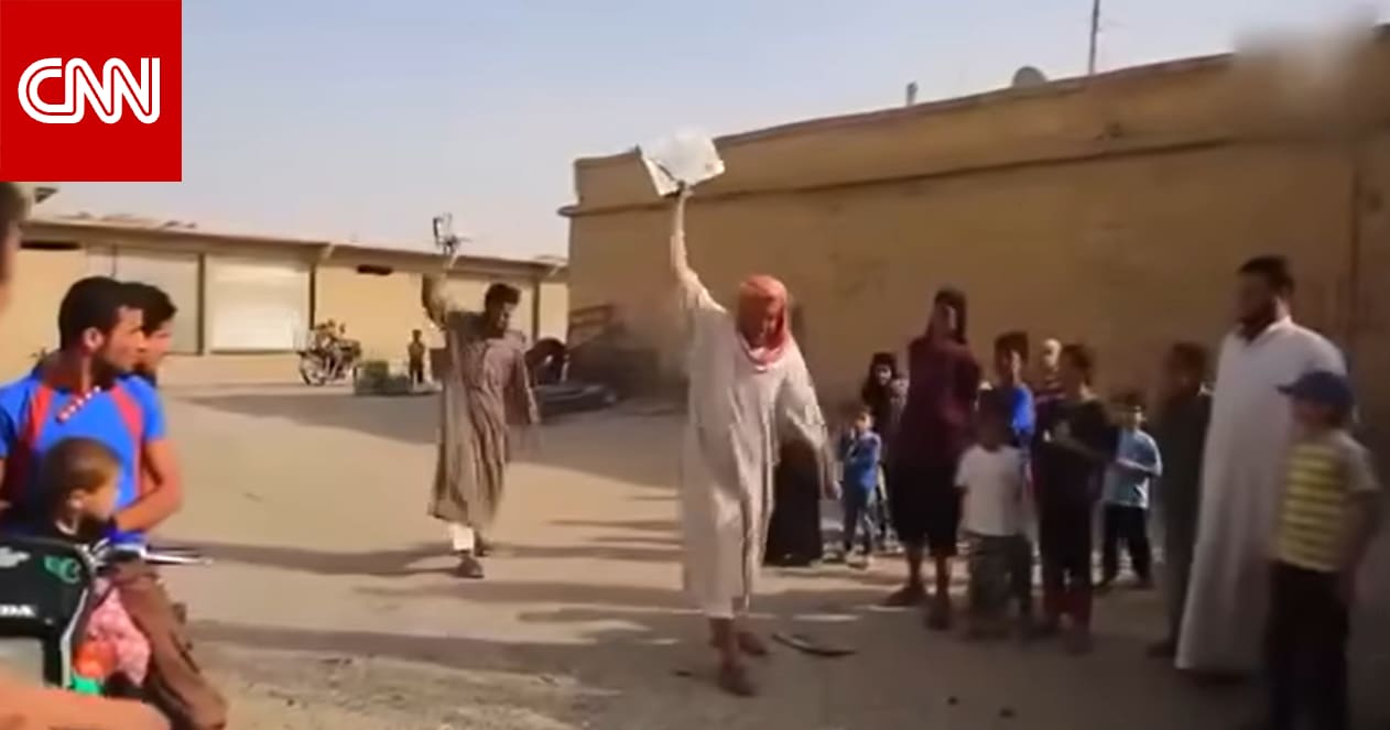 فيديو متداول لـ"تحطيم أطباق الستلايت والتلفزيون في سوريا".. هذه حقيقته